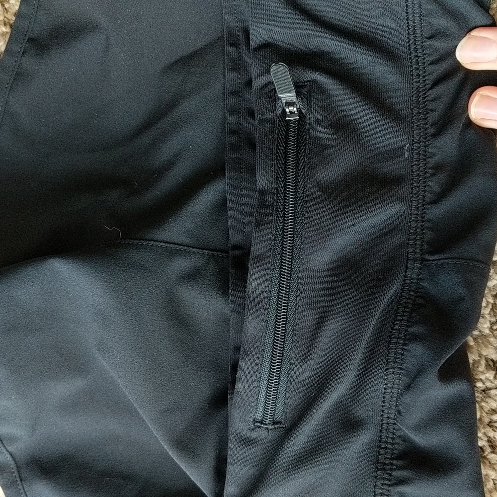 Under Armour running shorts - Picture 3 of 5